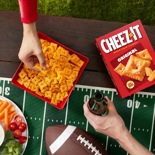 Vista 6 de Cheez-It Galletas de queso, galletas horneadas, aperitivos para el almuerzo, tamaño familiar, paquete variado (3 cajas)