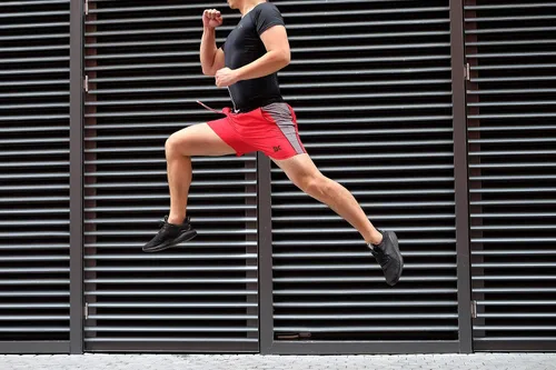 Vista 3 de BROKIG Pantalones cortos de gimnasio y culturismo de 5 pulgadas para hombre, pantalones cortos ligeros para correr y entrenar, cintura elástica