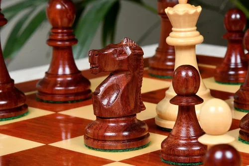 Vista 5 de 1972 Reproduced Fischer-Spassky Staunton Pattern Chess Pieces V2.0 – 3.75" King in Bud Rosewood & Boxwood