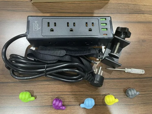 Vista 8 de Regleta de alimentación con abrazadera de escritorio con carga rápida USB-C, protector de sobretensiones de 9 tomas, regleta de alimentación que