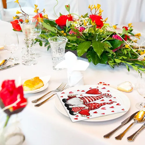 Vista 5 de Paquete de 80 servilletas de papel para el día de San Valentín, diseño de gnomo y corazón, servilletas decorativas, para almuerzo, cena, cumpleaños