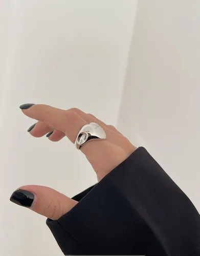 Vista 3 de HUASAI Anillos gruesos de oro para mujer, anillos de declaración de banda ancha, anillos irregulares apilables, anillo abierto, joyería para mujeres