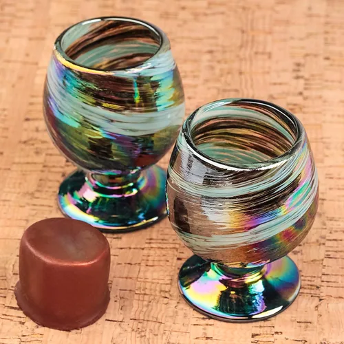 Vista 2 de Vasos de Chupito de Tequila Auténticos Mexicanos Soplados a Mano - Juego de 4 - 2 oz - Mini Vasos de Coñac - Base Pesada - Coñac (Aurora Boreal)