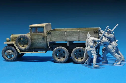 Vista 5 de Miniart 1:35 Empujar soldados soviéticos Kit de modelo de plástico