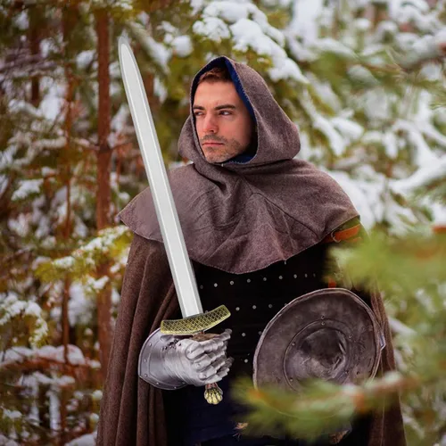 Vista 3 de King Arthur Espada de juguete, espada larga medieval de 35 pulgadas, espada de plástico, accesorios de disfraz de caballero medieval para accesorios