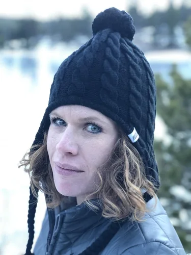 Vista 5 de Mountain Made Gorro de invierno peruano negro para clima frío al aire libre, Negro