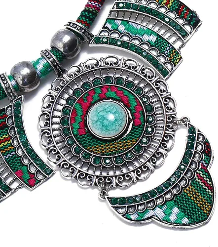 Vista 4 de HENGYID Conjunto de collar bohemio para mujer Collar étnico de diamantes de imitación multicolor grueso