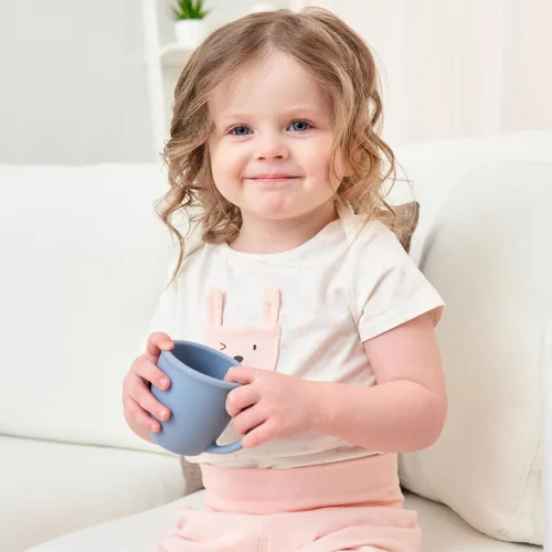 Vista 5 de Taza de entrenamiento de silicona para bebés y niños, taza de aprendizaje para niños pequeños con asas, taza abierta para bebés de 6 meses y 4 Azul