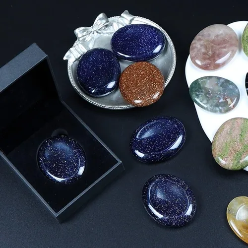 Vista 8 de Piedras de palma de cristal de arena azul de 2 pulgadas, cristales de piedra dorada curativos para meditación de ansiedad, piedra de pulgar