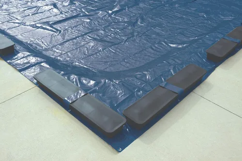 Vista 2 de Bloques de agua para cubiertas de invierno de piscina en el suelo Alternativa más duradera a las bolsas de agua antiguas Bloques de agua