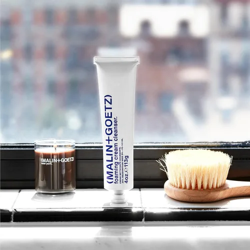 Vista 6 de MALIN+GOETZ Limpiador en crema espumosa Suave lavado facial diario de crema a espuma con leche de jojoba, prebióticos + glicolípidos ricos