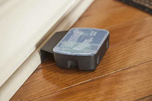 Vista 4 de Tomcat Mouse Killer resistente a niños, estación recargable con tapa transparente para fácil monitoreo, 1 estación de cebo y 4 recargas