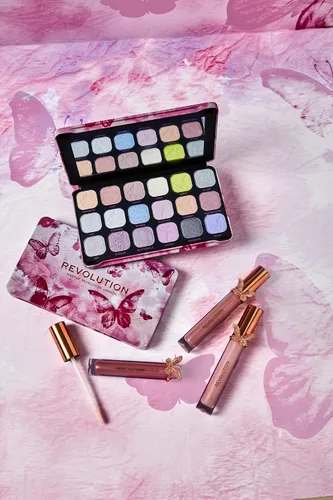 Vista 4 de Makeup Revolution Butterfly Forever - Paleta de sombras impecables, paleta de sombras de ojos, crea un aspecto de maquillaje de ojos de larga