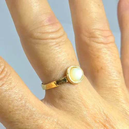 Vista 34 de Anillo de oro de piedras preciosas, anillo de piedra chapada en oro de 14 quilates, anillo de piedra apilable, anillo de oro de piedra pequeña