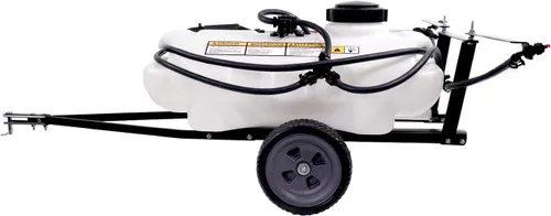 Vista 3 de Brinly ST-152BH-A Rociador de remolque autoalmacenado para césped y jardín con brazo plegable, de 15 galones, blanco mate blanco (Flat White)