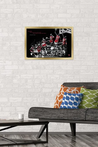 Vista 2 de Trends International Michael Jordan - Póster de pared con mosca, 14.725 x 22.375 pulgadas, versión enmarcada dorada