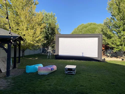 Vista 3 de Fitnessandfun Pantalla de cine inflable de 25 pies para exteriores, soplador de cine al aire libre, pantalla de proyección portátil frontal