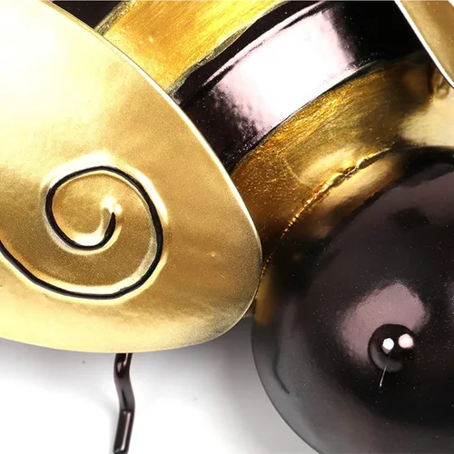 Vista 3 de Queemie® Bonito juego de 3 decoraciones de pared de abejas de jardín de metal, coloridas estatuas de abeja al aire libre, esculturas de pared