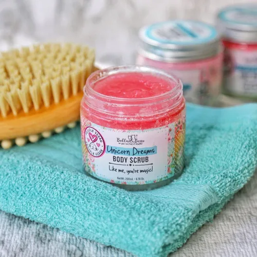 Vista 2 de Bella & Bear Unicorn Dream - Exfoliante corporal vegano, sin crueldad, sin parabenos para una piel suave, mango, piña y vainilla