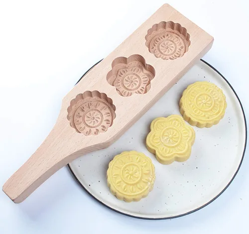 Vista 6 de Molde MoonCake - Molde chino tradicional de mediados de otoño para pastel de luna, molde de 3 flores en forma de madera, hecho a mano