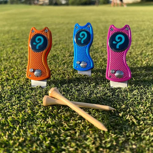 Vista 2 de Herramienta plegable de golf Divot con marcador de bola magnético