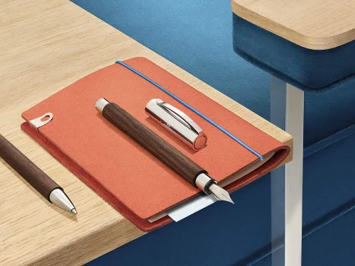 Vista 4 de Faber-Castell Ambition - Pluma estilográfica, madera de nogal, extrafina