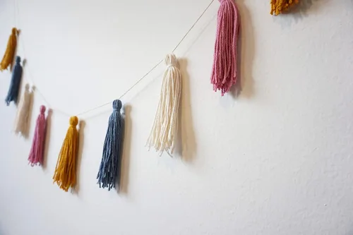 Vista 3 de Colorful Yarn Tassel Garland Banner Decoration