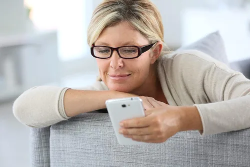 Vista 2 de Paquete de 4 lentes de lectura para mujer, bloqueo de luz azul, resistentes a los arañazos, para mujer