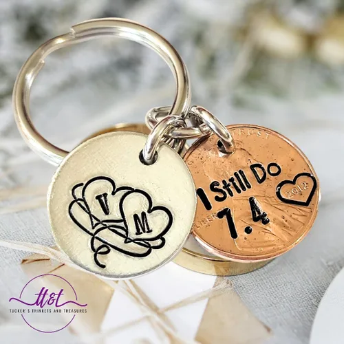 Vista 9 de Tucker's Trinkets And Treasures Personalized Anniversary Year Penny, I Still Do Key Chain, Wedding Anniversary, Couples Gift