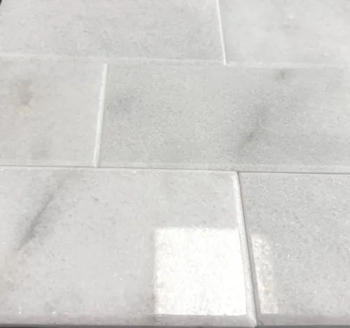 Vista 2 de Suelo de pared de azulejos de mármol pulido blanco Carrara de 3 x 6 (8 piezas (1 cobertura SF))