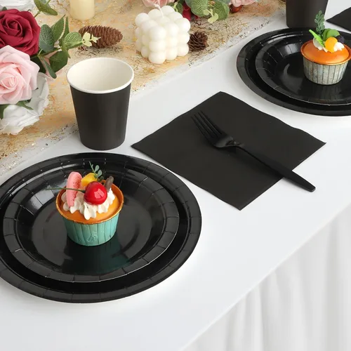 Vista 5 de Platos y servilletas de papel negro, platos desechables para fiestas, incluye platos de 7 y 9 pulgadas, tazas, servilletas, tenedores, suministros