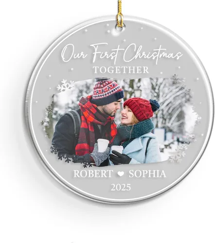 Vista 22 de Adorno personalizado de primera Navidad juntos para parejas, adornos acrílicos navideños, regalos de recuerdo para parejas, novio, novia