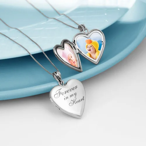 Vista 3 de Collar con medallón y frase en inglés Forever in My Heart para fotos en plata de ley y chapado en oro amarillo, 34 pulgadas x 34 pulgadas, incluye