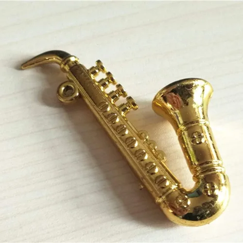 Vista 4 de Toyvian - Modelo de saxofón en miniatura, a escala 1:12, de latón, dorado, mini instrumento musical para decoración de casa de muñecas, accesorio