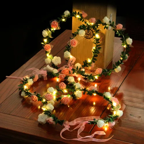 Vista 2 de Novelty Place Paquete de 4 diademas de flores iluminadas, corona de cabeza floral LED para bodas, festivales y fiestas, 4 piezas