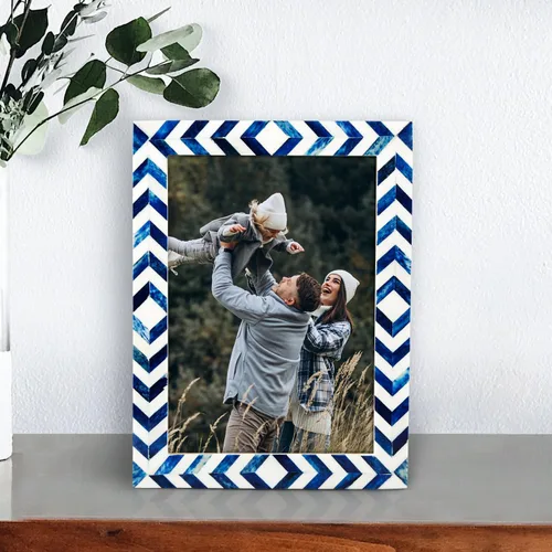 Vista 6 de Handicrafts Home Marco de fotos de mosaico chevron – Marco de fotos hecho a mano con incrustaciones de hueso de 4 por 6 para decoración de mesa