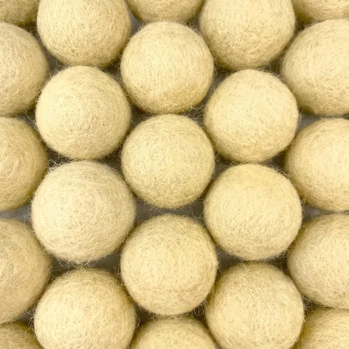Vista 3 de Bolas de fieltro de lana bronceada natural (50) pompones 100% lana Pompones suaves neutros beige fieltro a mano en Nepal para manualidades