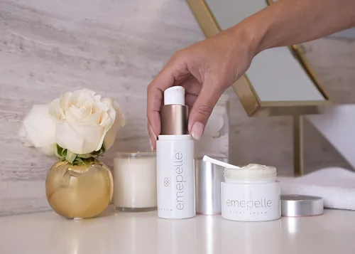 Vista 5 de Emepelle Suero facial con tecnología MEP, suero iluminador y ultra hidratante para piel envejecida con antioxidantes, ácido hialurónico y péptidos
