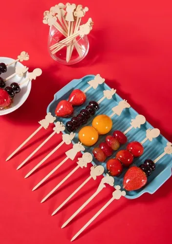 Vista 7 de Pinchos de bambú natural de dibujos animados para aperitivos de alimentos de 3.5 4.7 pulgadas, palillos de madera para cóctel, bocadillos de frutas