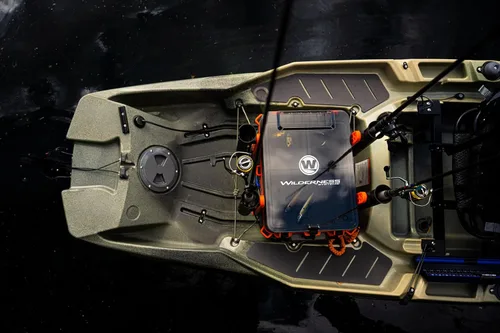 Vista 4 de Wilderness Systems - Caja para kayak, 4 soportes de caña, almacenamiento para kayak, se adapta a la mayoría de kayaks