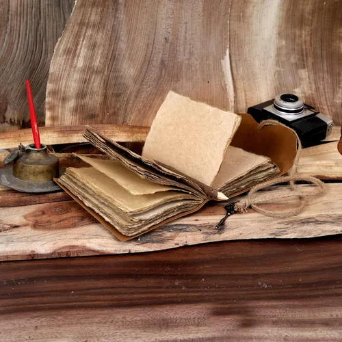Vista 4 de cuero C Diario de Cuero Vintage - Diario Encuadernado en Cuero Hecho a Mano con Papel de Borde Barbado para Hombres y Mujeres Diario Cuaderno