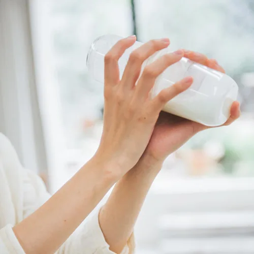 Vista 5 de Hario Coctelera con leche, 2.4 fl oz, blanco