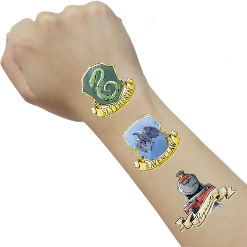 Vista 4 de Unique Tatuajes de Harry Potter de varios colores (paquete de 24) Diseño llamativo, perfecto para fanáticos de Hogwarts, fiestas de cumpleaños