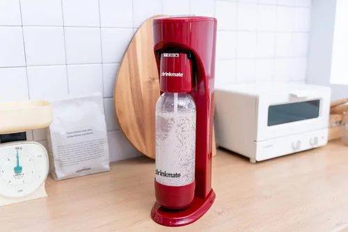 Vista 6 de Máquina para hacer agua con gas DrinkMate, con cilindro de 3 oz, Rojo Royal Red