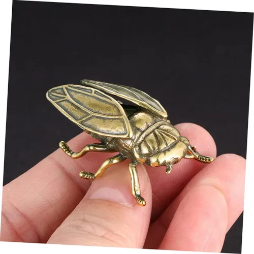 Vista 3 de Yardwe Adornos de cigarra decoraciones para salas de casa Cicadas Escultura Cicadas Figura Pequeña Miniatura Figuritas Delicadas Estatua de Cicadas