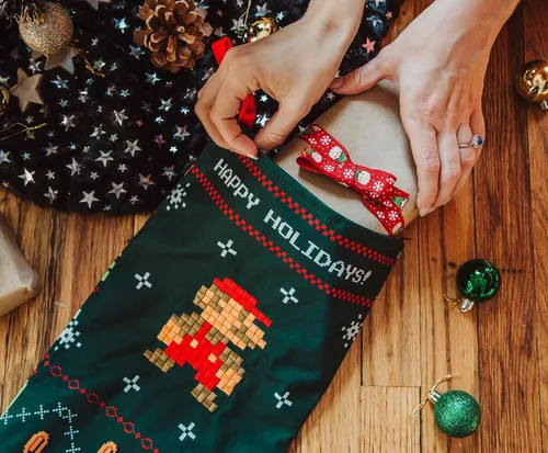 Vista 7 de Nintendo Super Mario Bros. Calcetines navideños bordados retro