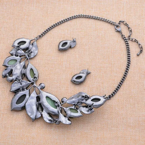 Vista 4 de Juego de joyas vintage con diseño floral de hoja, bohemio, collar y aretes, joyería de cristal a la moda