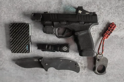 Vista 6 de Crimson Trace Laserguard Hellcat con activación instintiva para pistolas Springfield Armory Hellcat, tiro defensivo y competencia