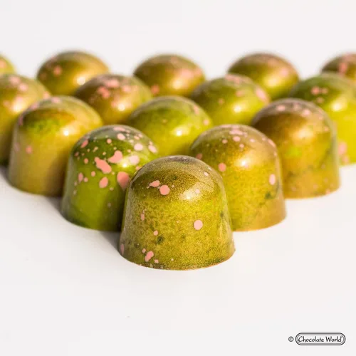 Vista 3 de Chocolate World CW2116 - Molde de policarbonato para caramelo con 32 cavidades de cúpula, cada una de 1.142 in de diámetro x 0.906 in de alto