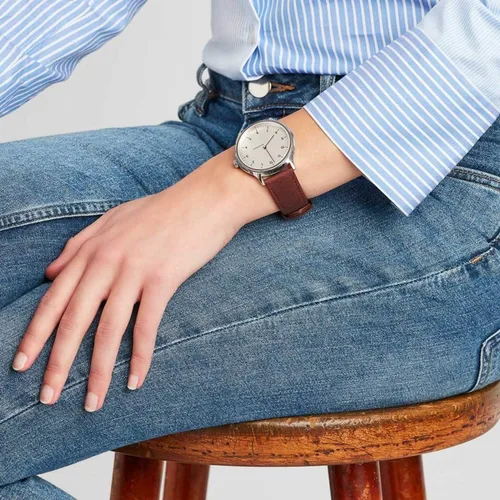 Vista 5 de Mondaine Helvetica - Reloj de pulsera para hombre (modelo MH1.R3610.LG) hecho en Suiza, correa de cuero marrón, caja de acero inoxidable plateado